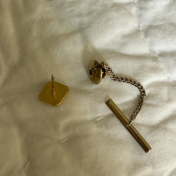 Mens Tie Tack Pin Letter D Monogram Initials Silver Gold Square Beveled Like New - Picture 4 of 4